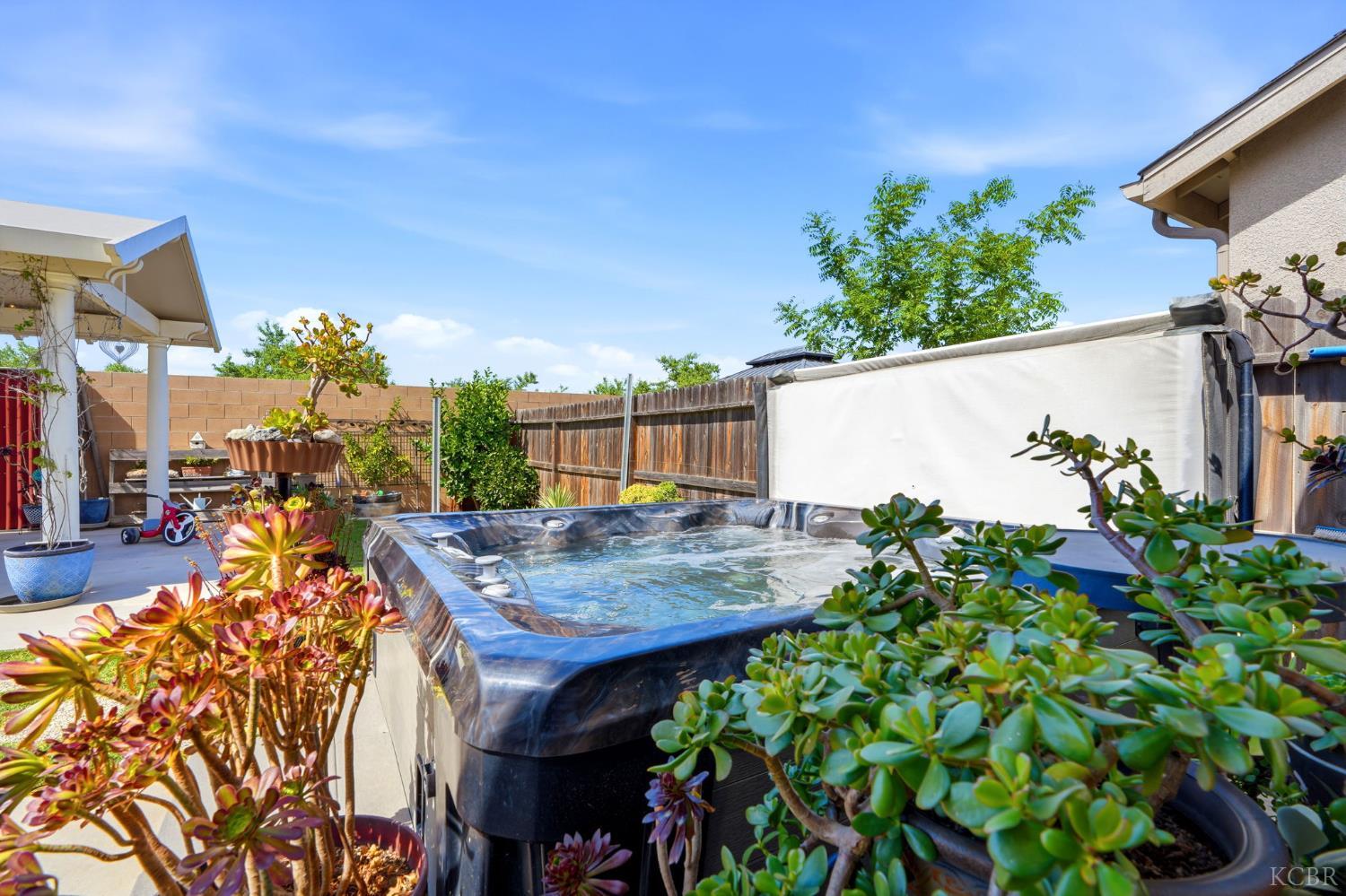 2106 W Bryman St, Hanford, CA 93230