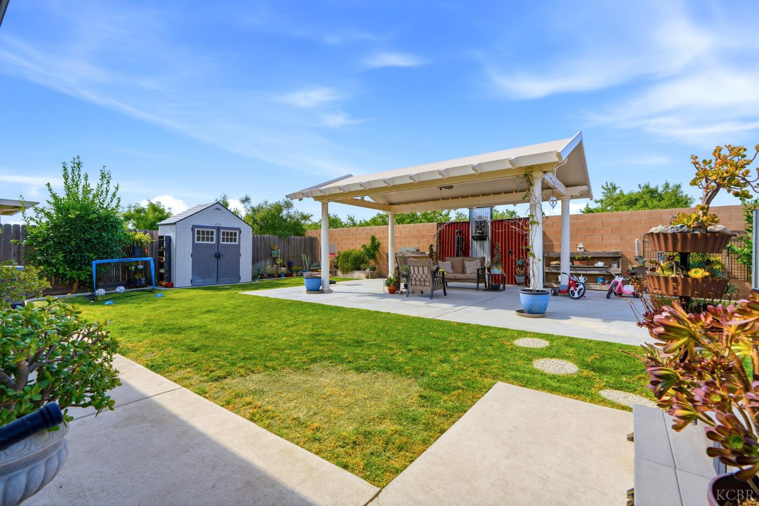 2106 W Bryman St, Hanford, CA 93230
