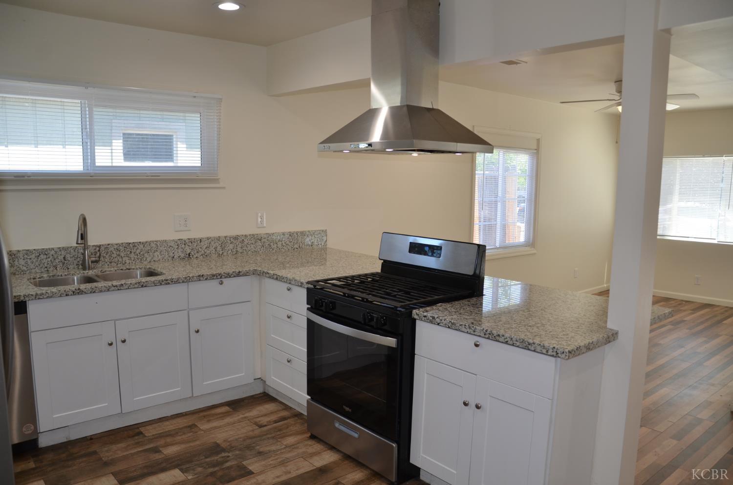 648 B St, Lemoore, CA 93245
