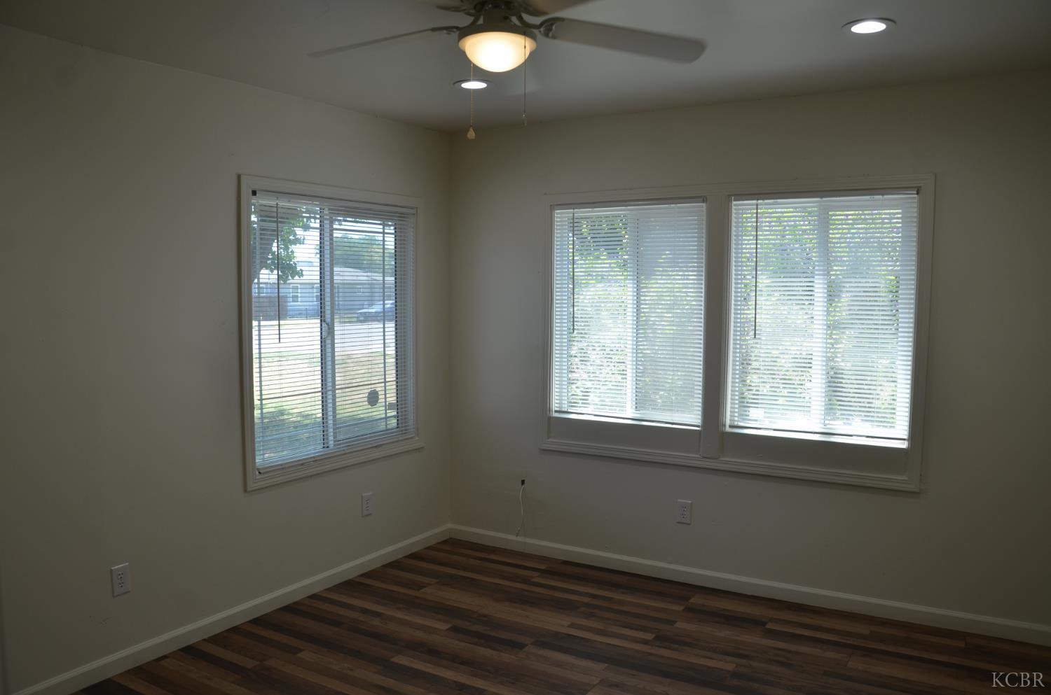 648 B St, Lemoore, CA 93245