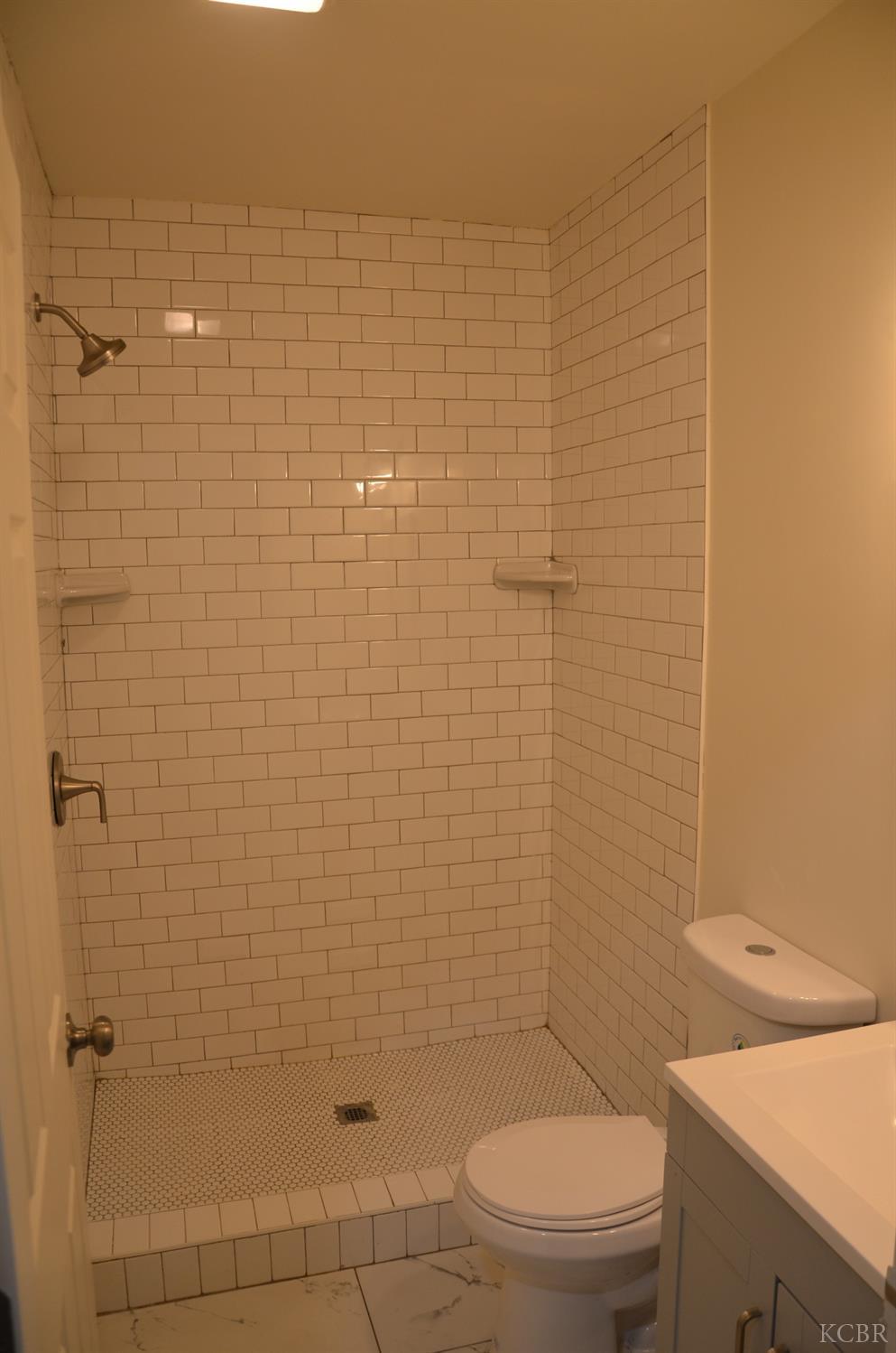648 B St, Lemoore, CA 93245