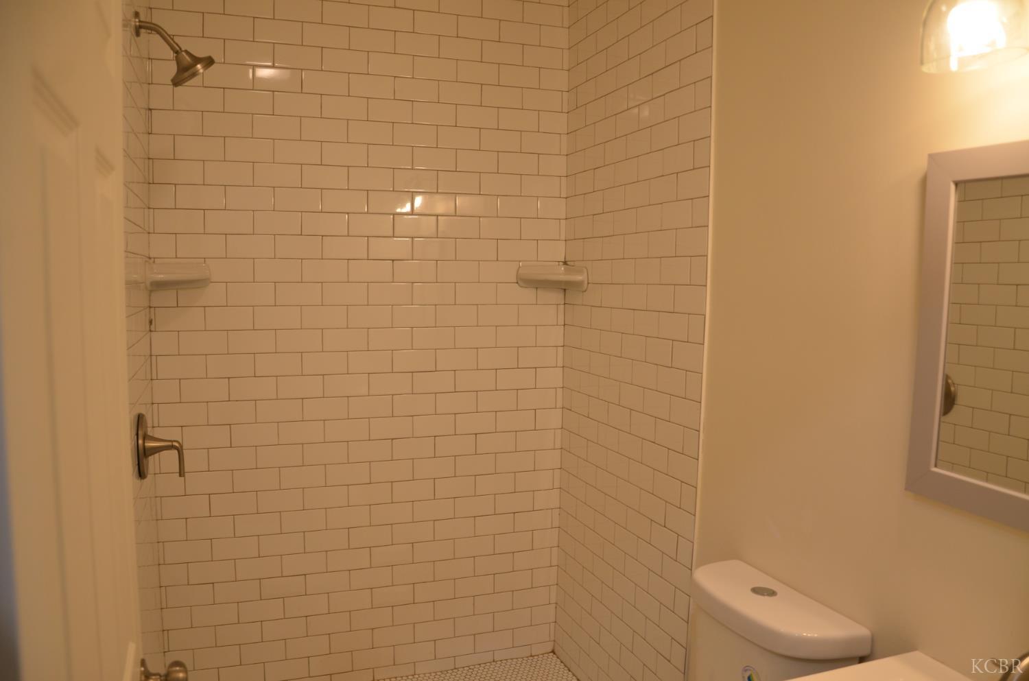 648 B St, Lemoore, CA 93245