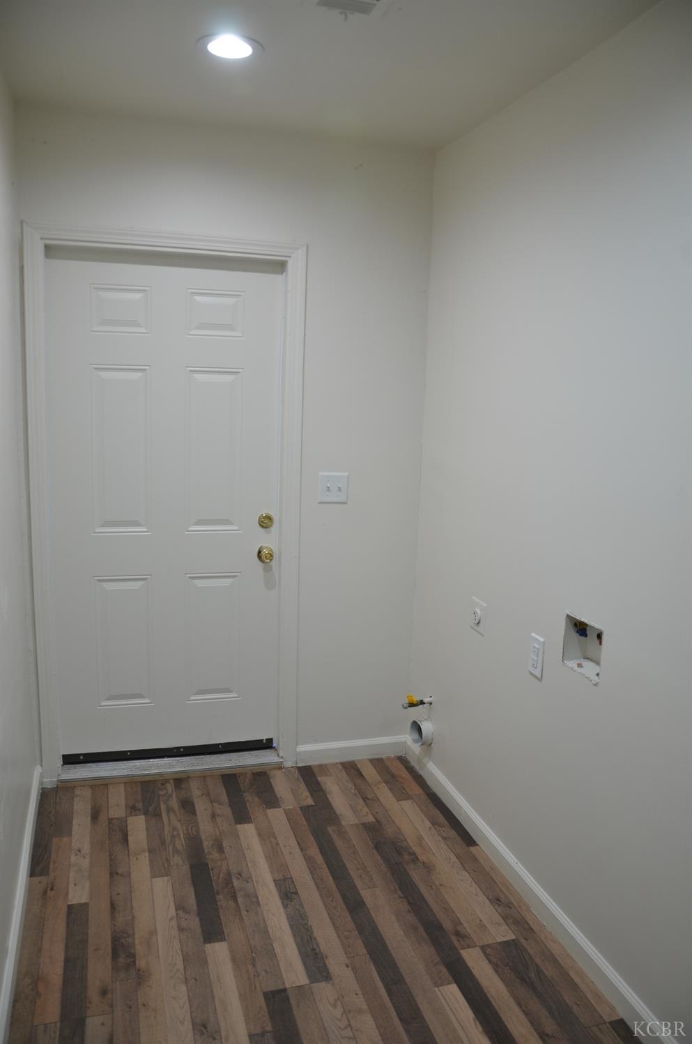 648 B St, Lemoore, CA 93245