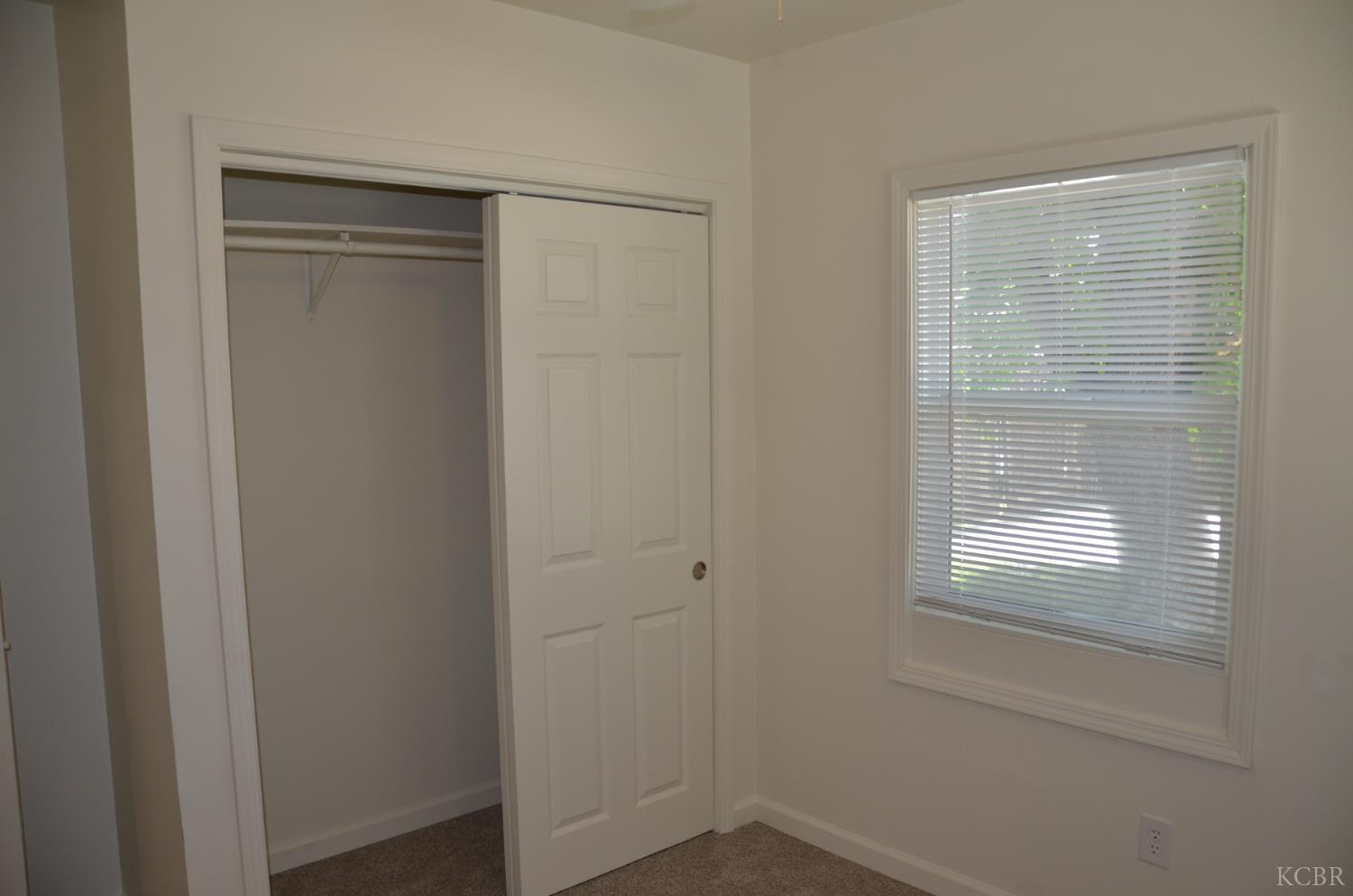 648 B St, Lemoore, CA 93245