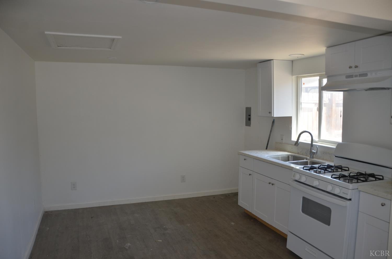 648 B St, Lemoore, CA 93245