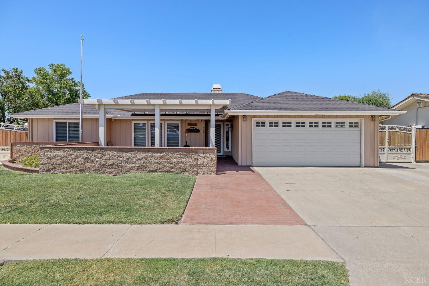 406 Cedar St, Hanford, CA 93230