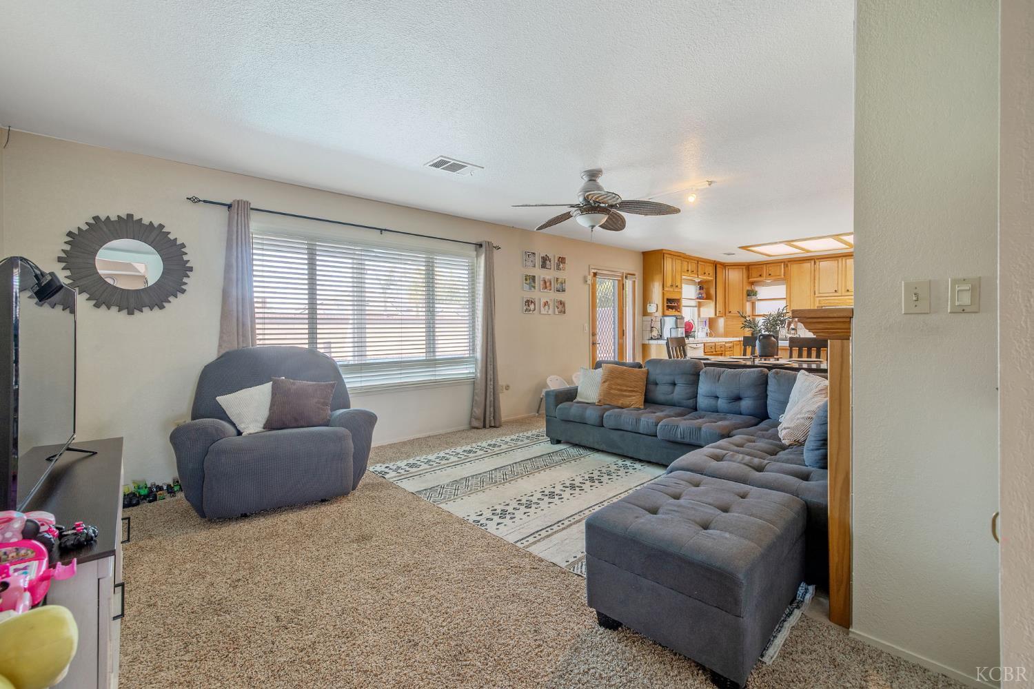 406 Cedar St, Hanford, CA 93230