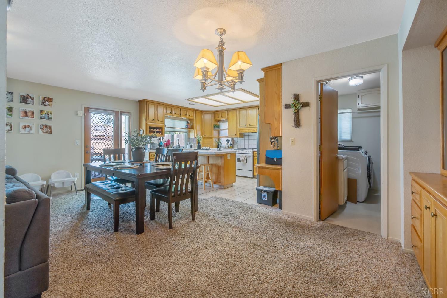 406 Cedar St, Hanford, CA 93230