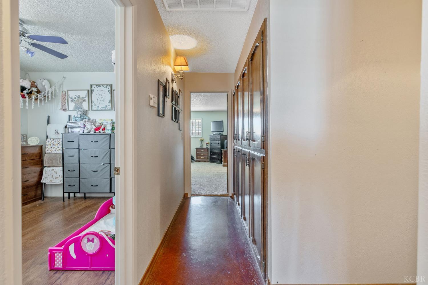 406 Cedar St, Hanford, CA 93230