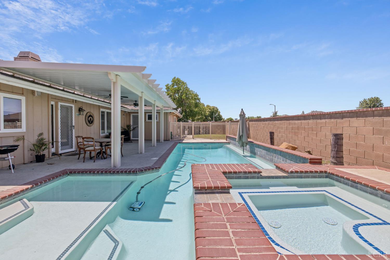 406 Cedar St, Hanford, CA 93230
