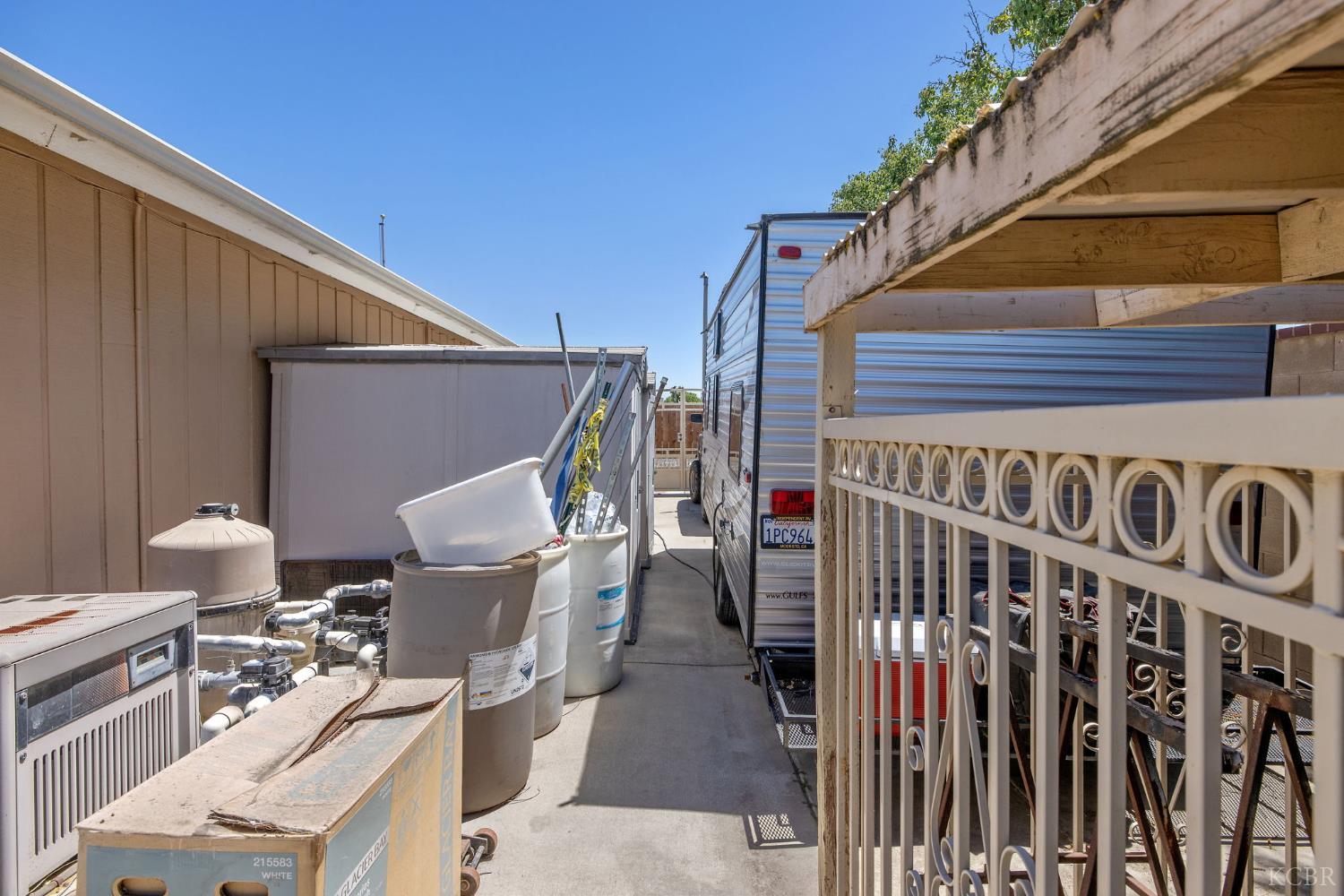 406 Cedar St, Hanford, CA 93230