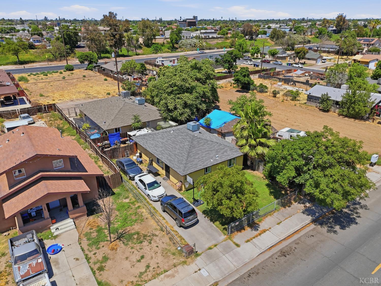 110 E 2nd St, Hanford, CA 93230