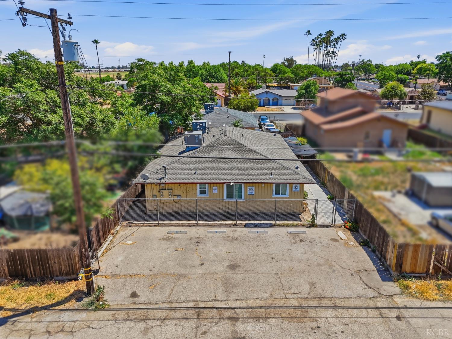 110 E 2nd St, Hanford, CA 93230