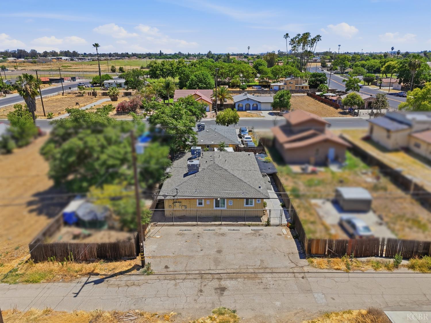 110 E 2nd St, Hanford, CA 93230