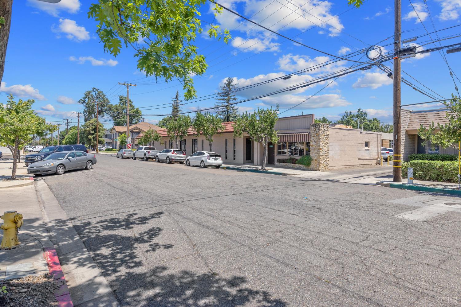 210 N Floral St, Visalia, CA 93291