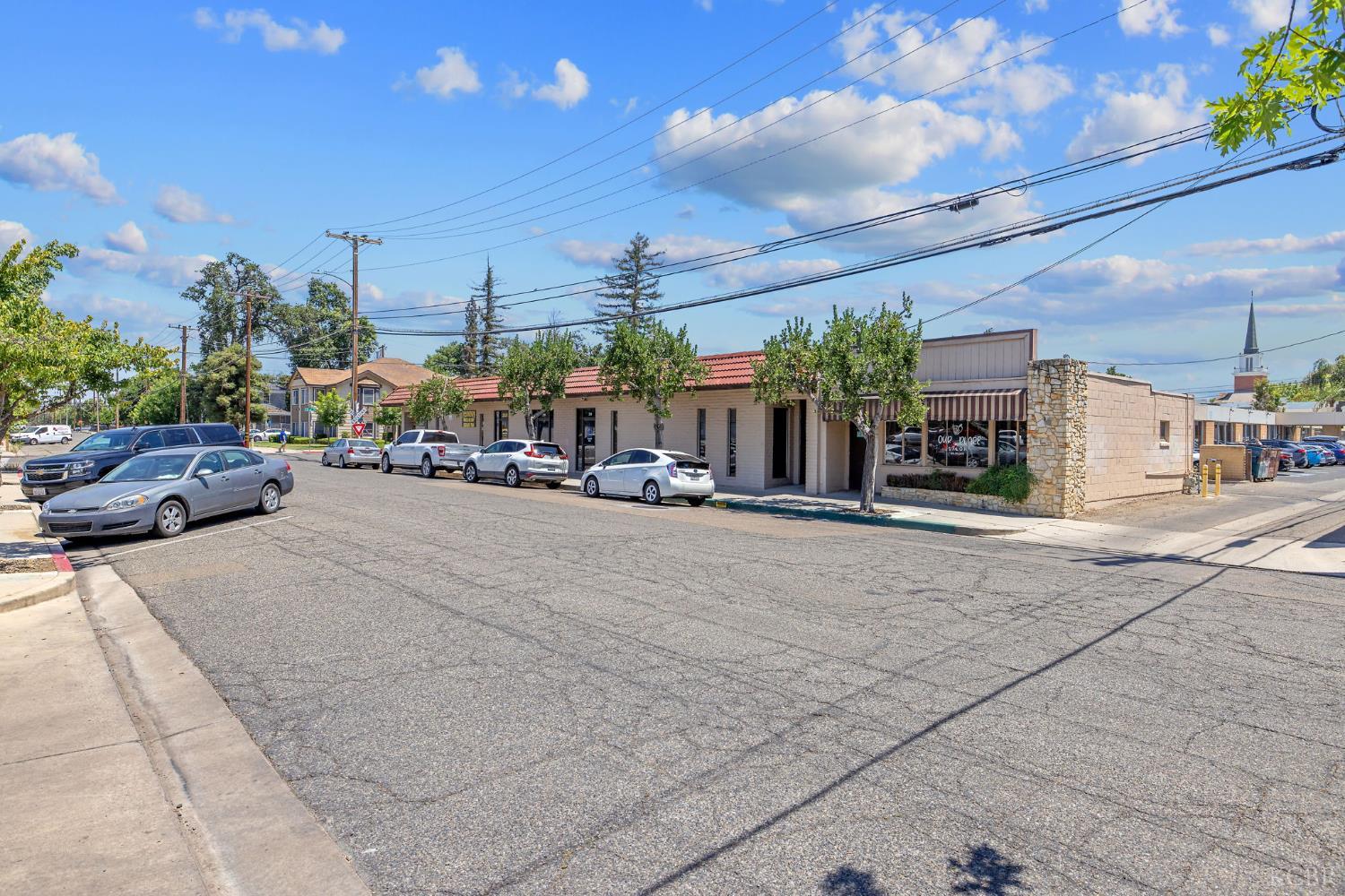 210 N Floral St, Visalia, CA 93291