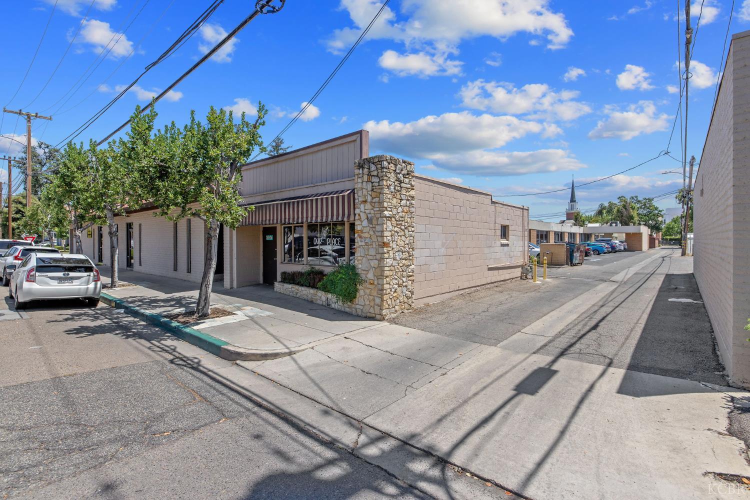 210 N Floral St, Visalia, CA 93291