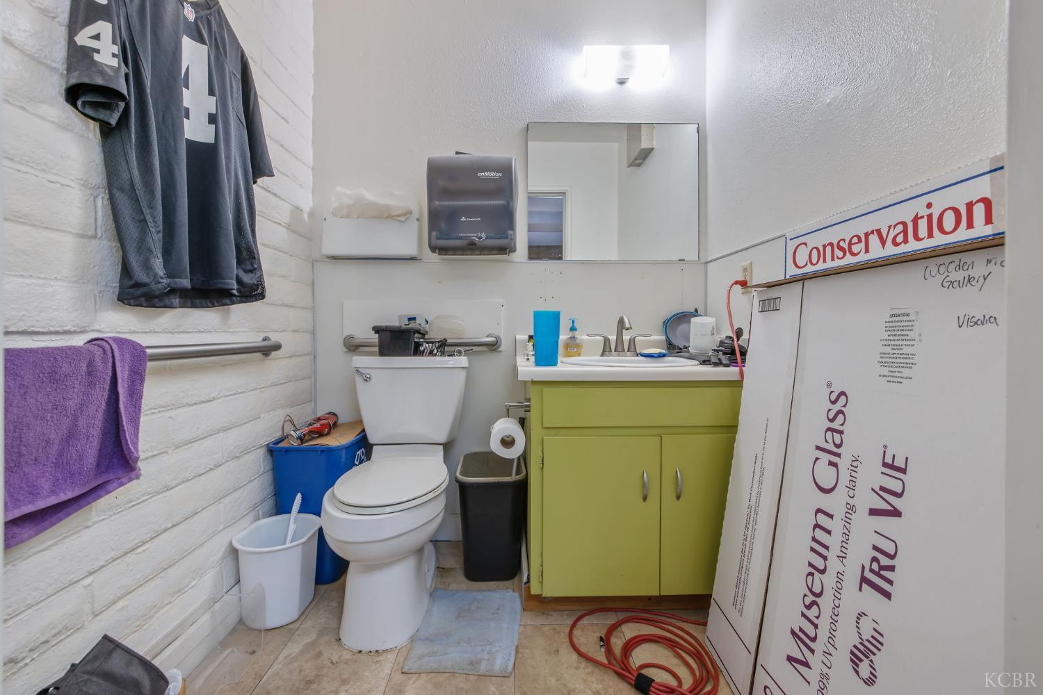 210 N Floral St, Visalia, CA 93291
