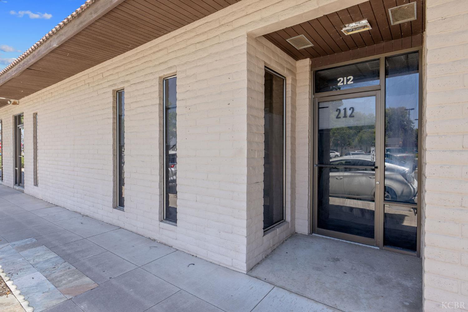 210 N Floral St, Visalia, CA 93291