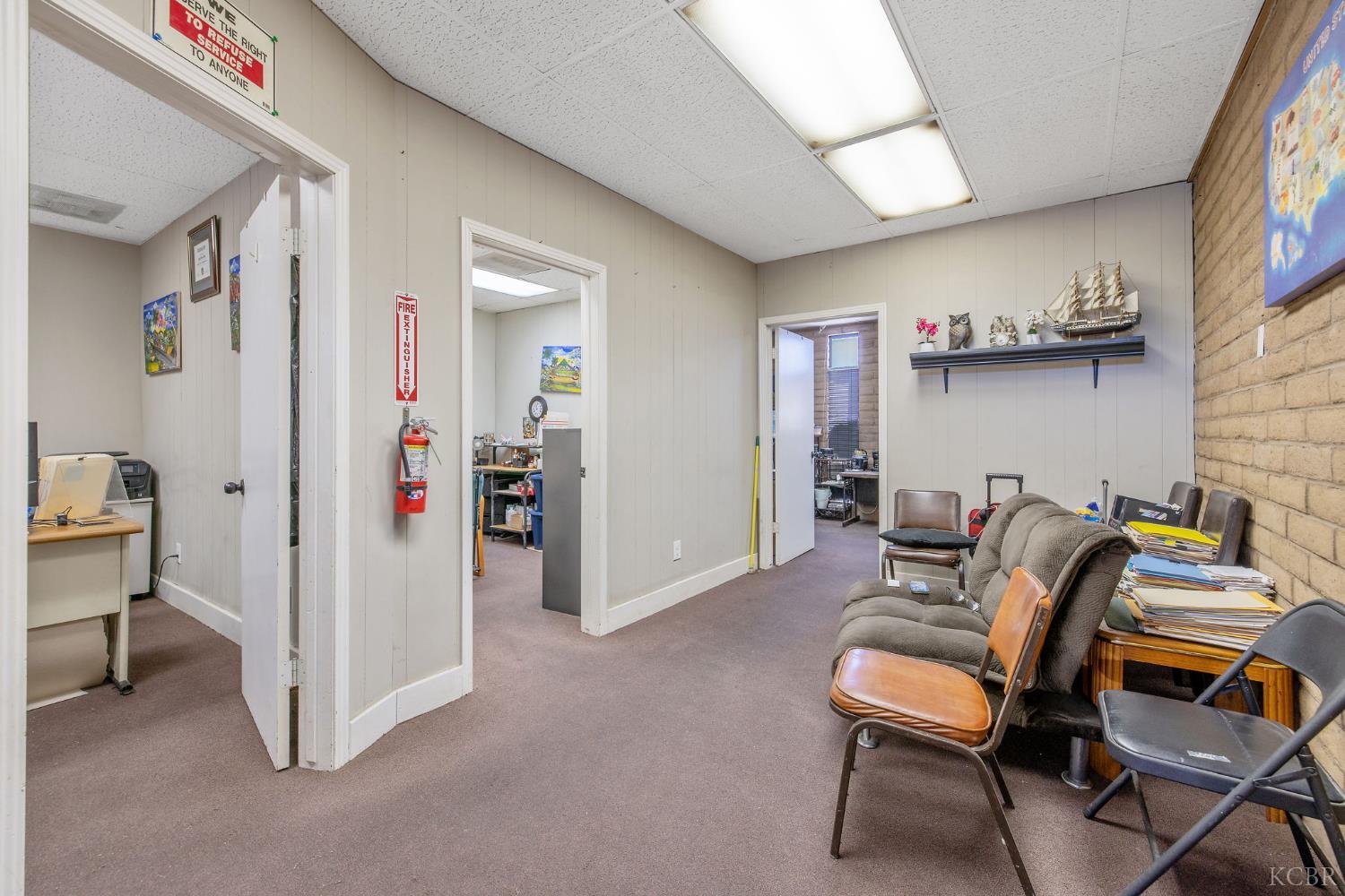 210 N Floral St, Visalia, CA 93291