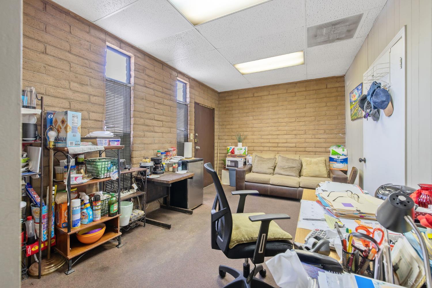 210 N Floral St, Visalia, CA 93291