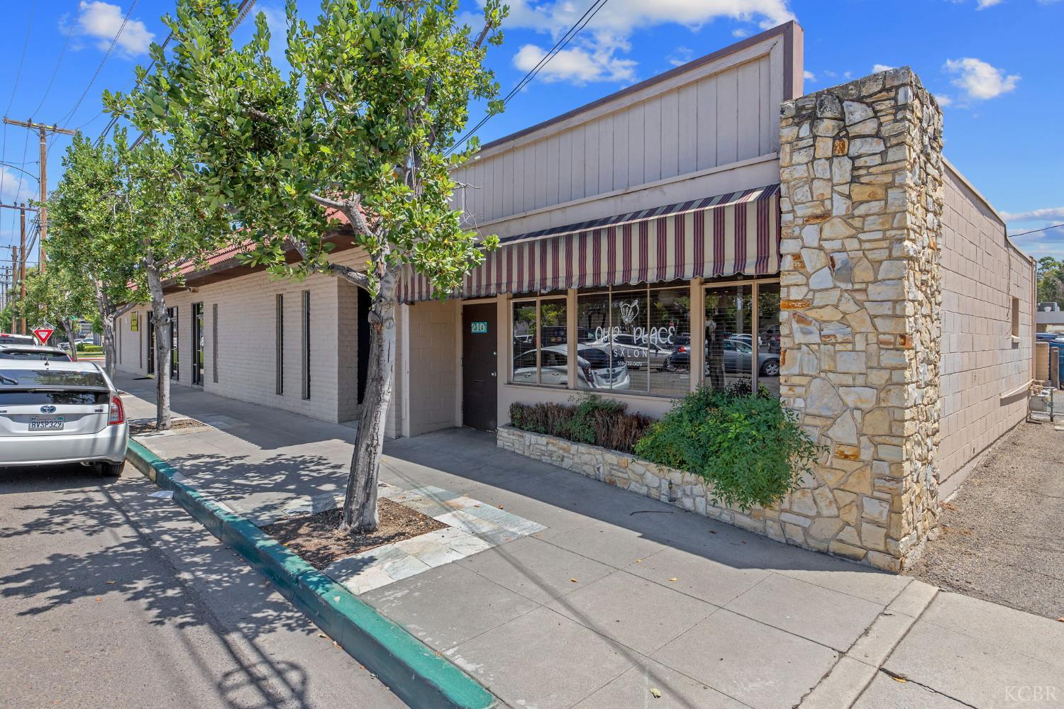 210 N Floral St, Visalia, CA 93291