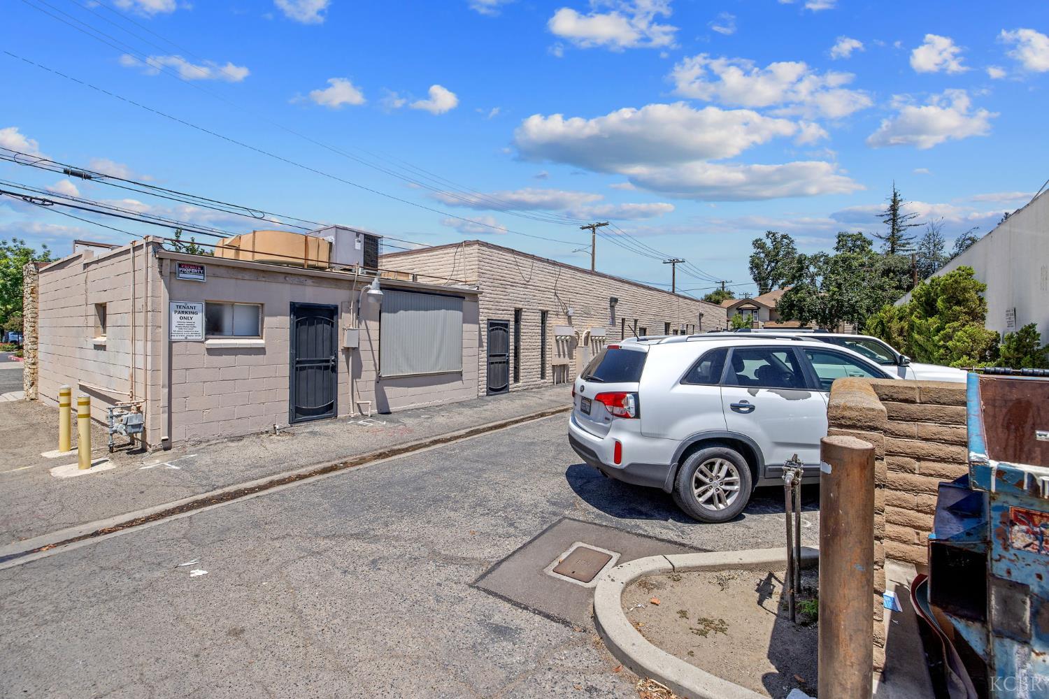 210 N Floral St, Visalia, CA 93291