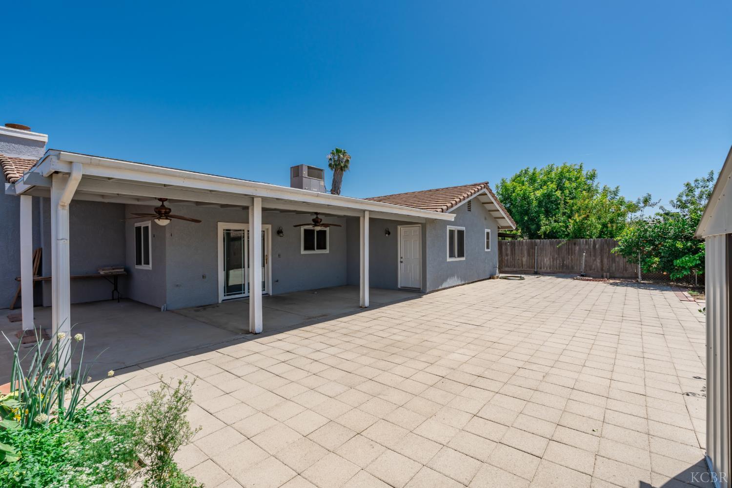 1333 Levich St, Hanford, CA 93230