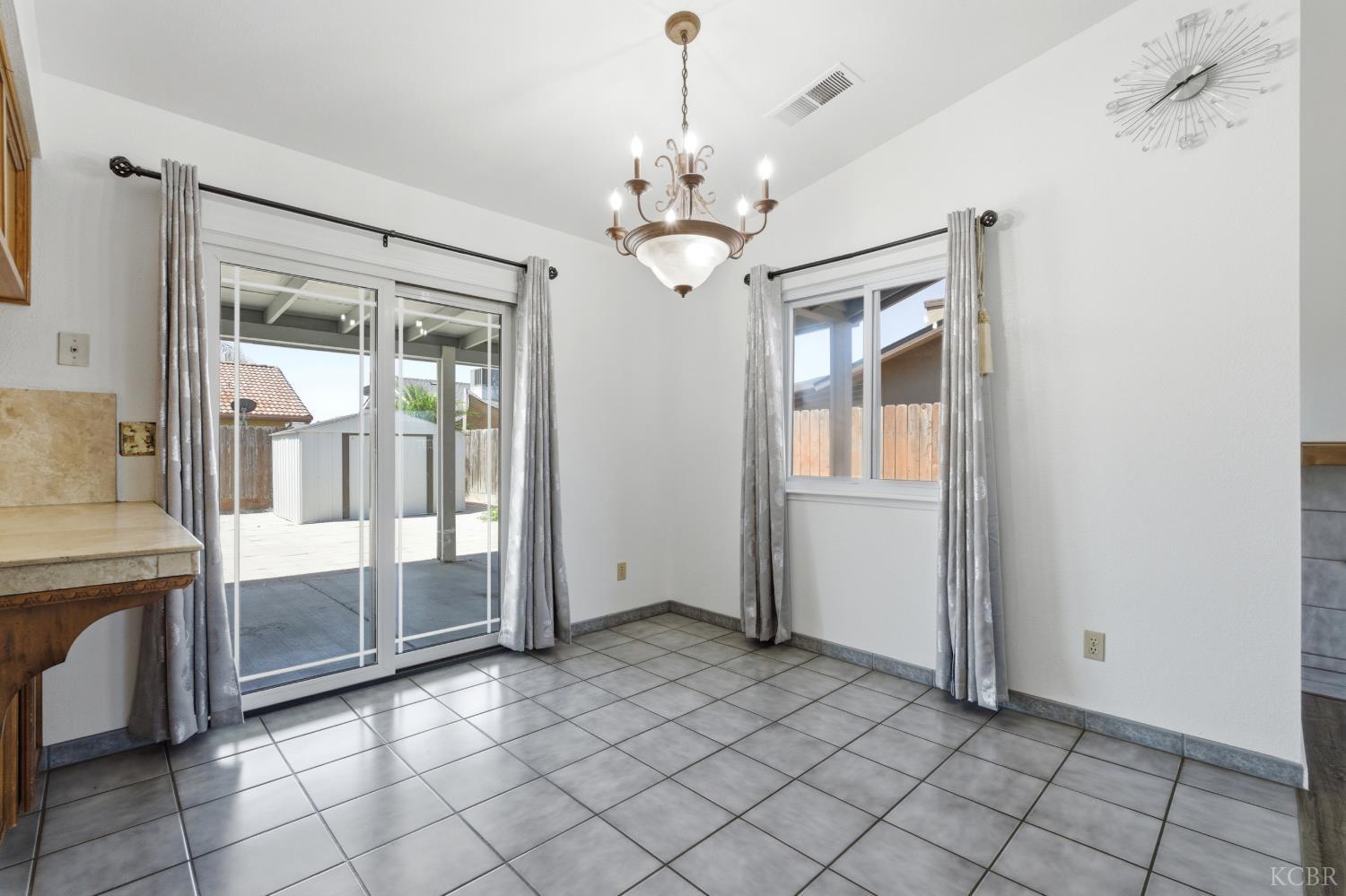 1333 Levich St, Hanford, CA 93230