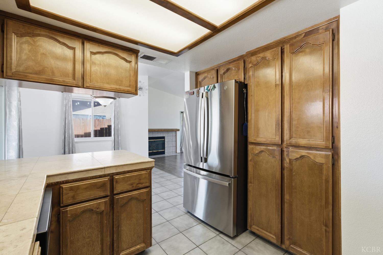 1333 Levich St, Hanford, CA 93230