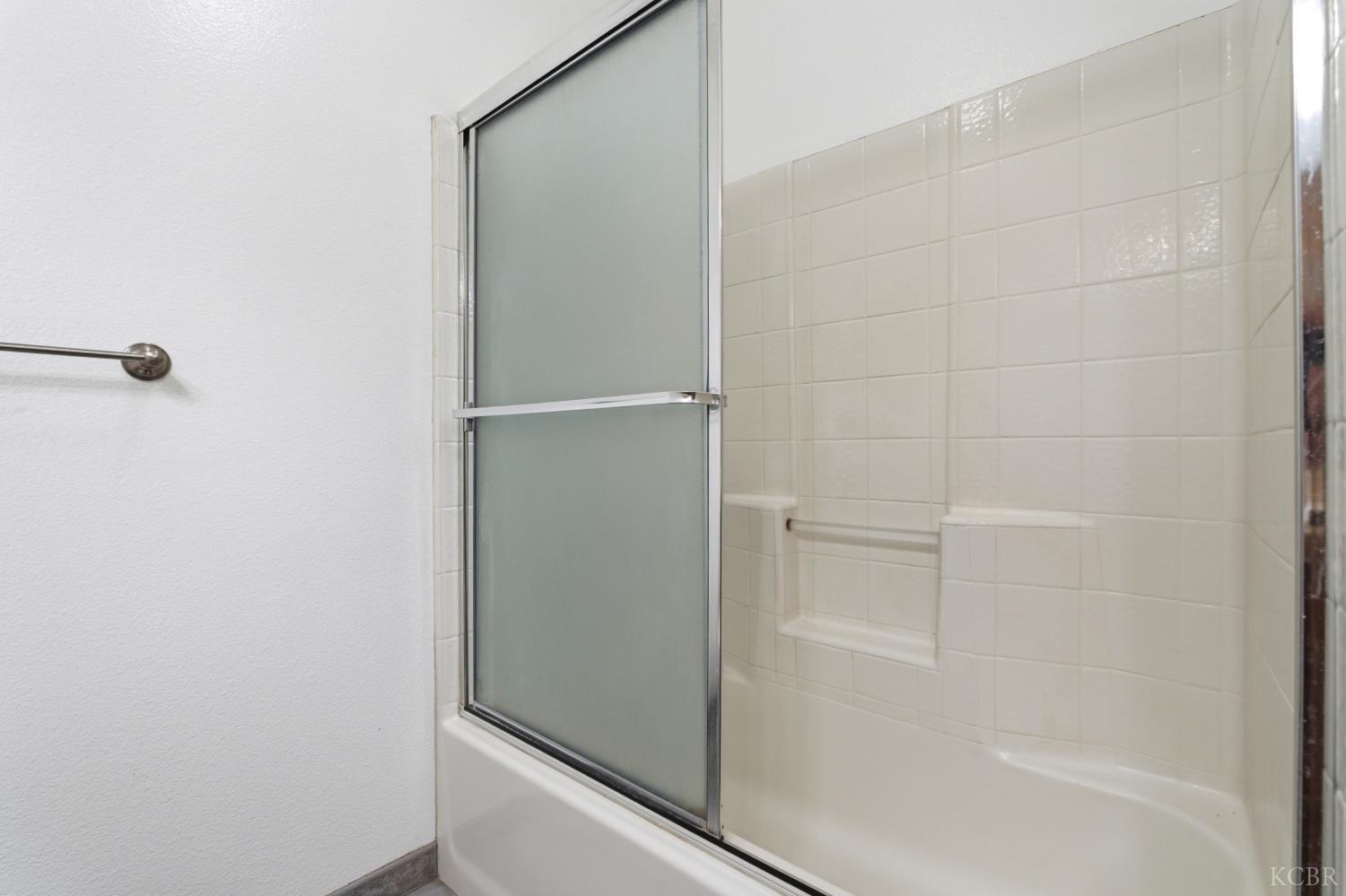 1333 Levich St, Hanford, CA 93230