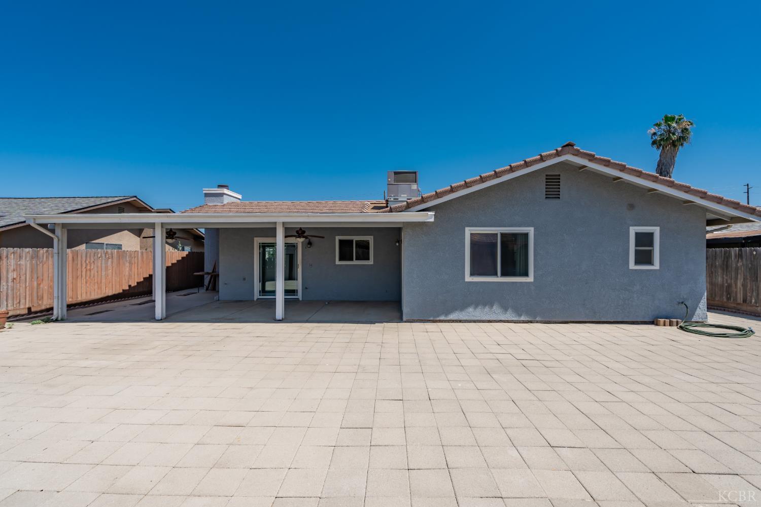 1333 Levich St, Hanford, CA 93230