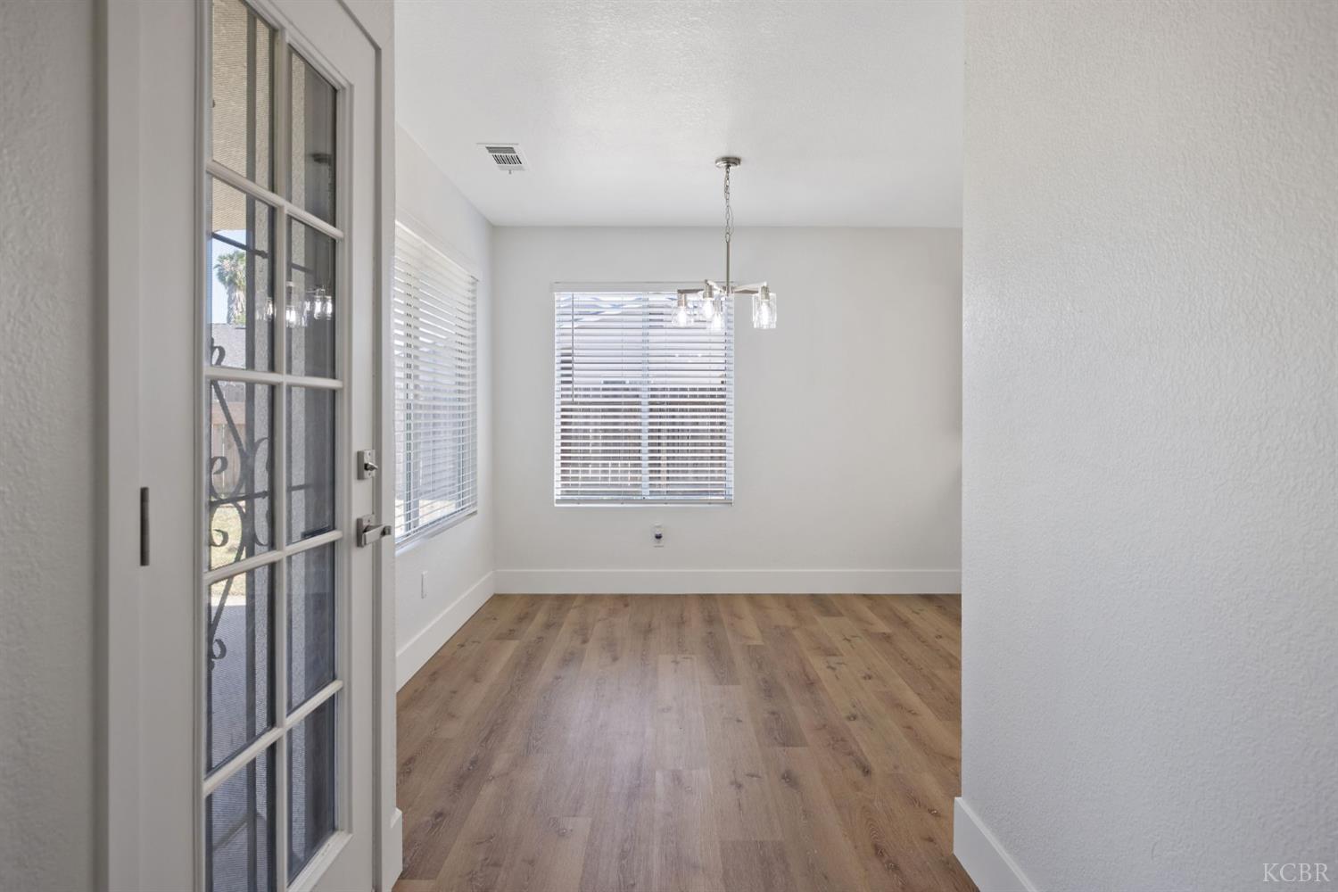 593 Peachwood Ave, Tulare, CA 93274