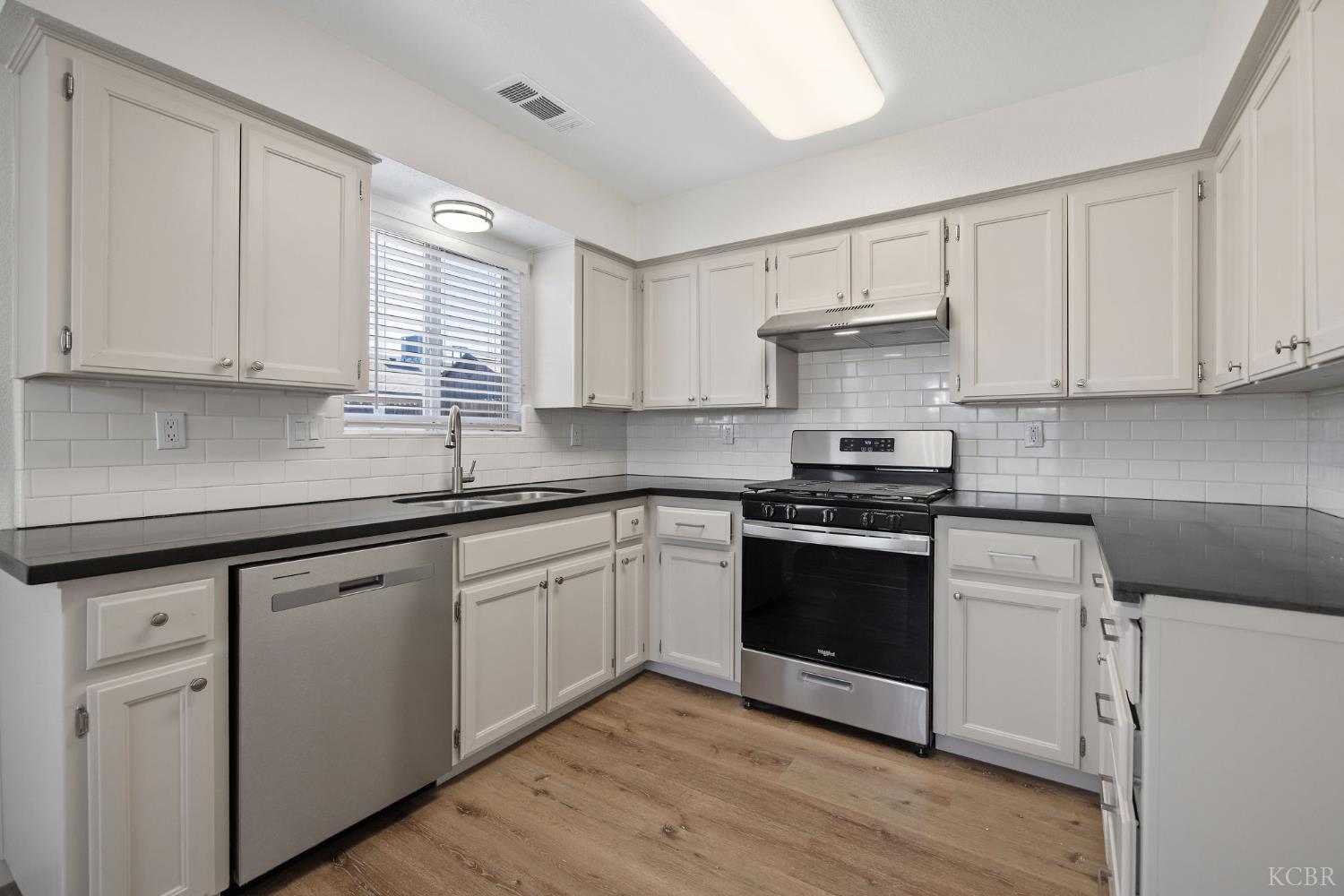 593 Peachwood Ave, Tulare, CA 93274