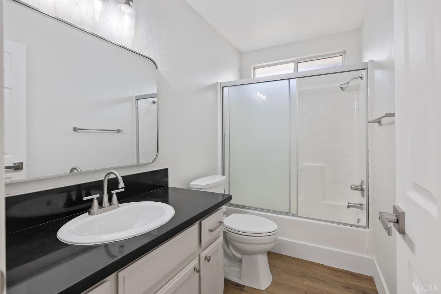 593 Peachwood Ave, Tulare, CA 93274