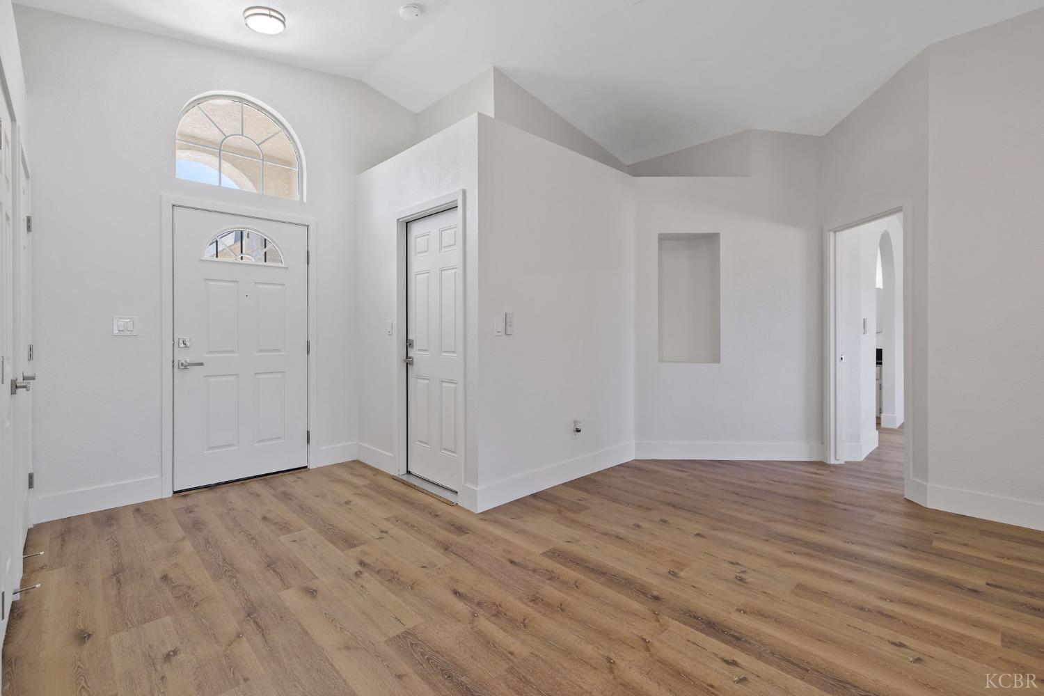593 Peachwood Ave, Tulare, CA 93274