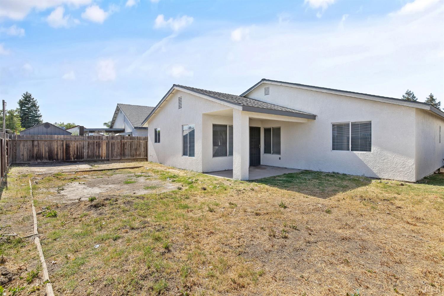 593 Peachwood Ave, Tulare, CA 93274