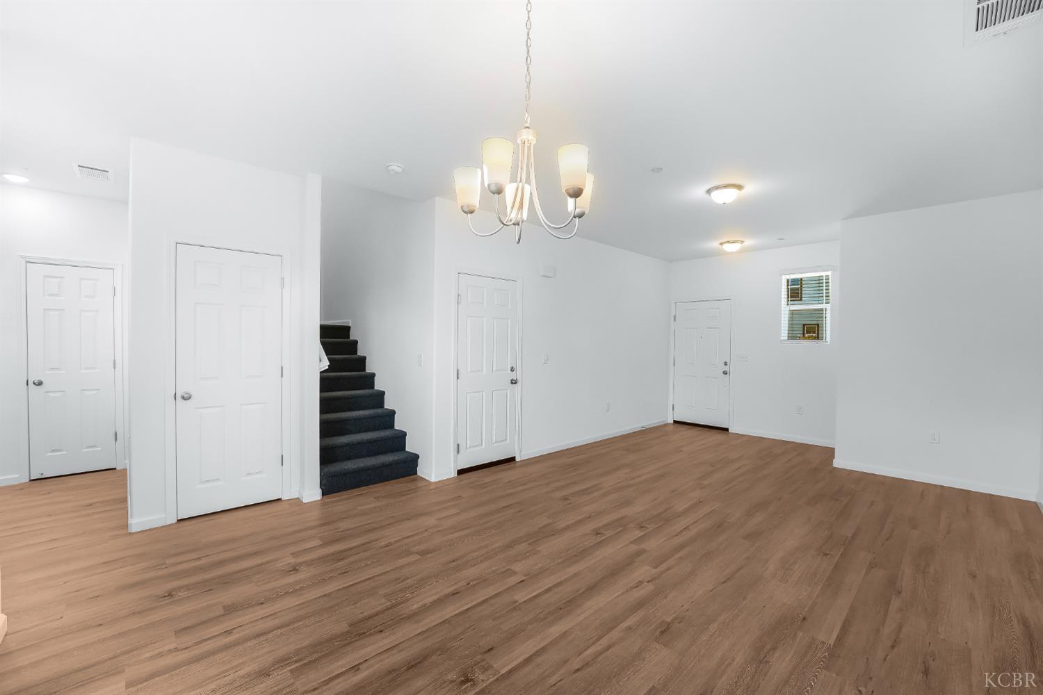 1012 Bueva Vista Ln, Hanford, CA 93230