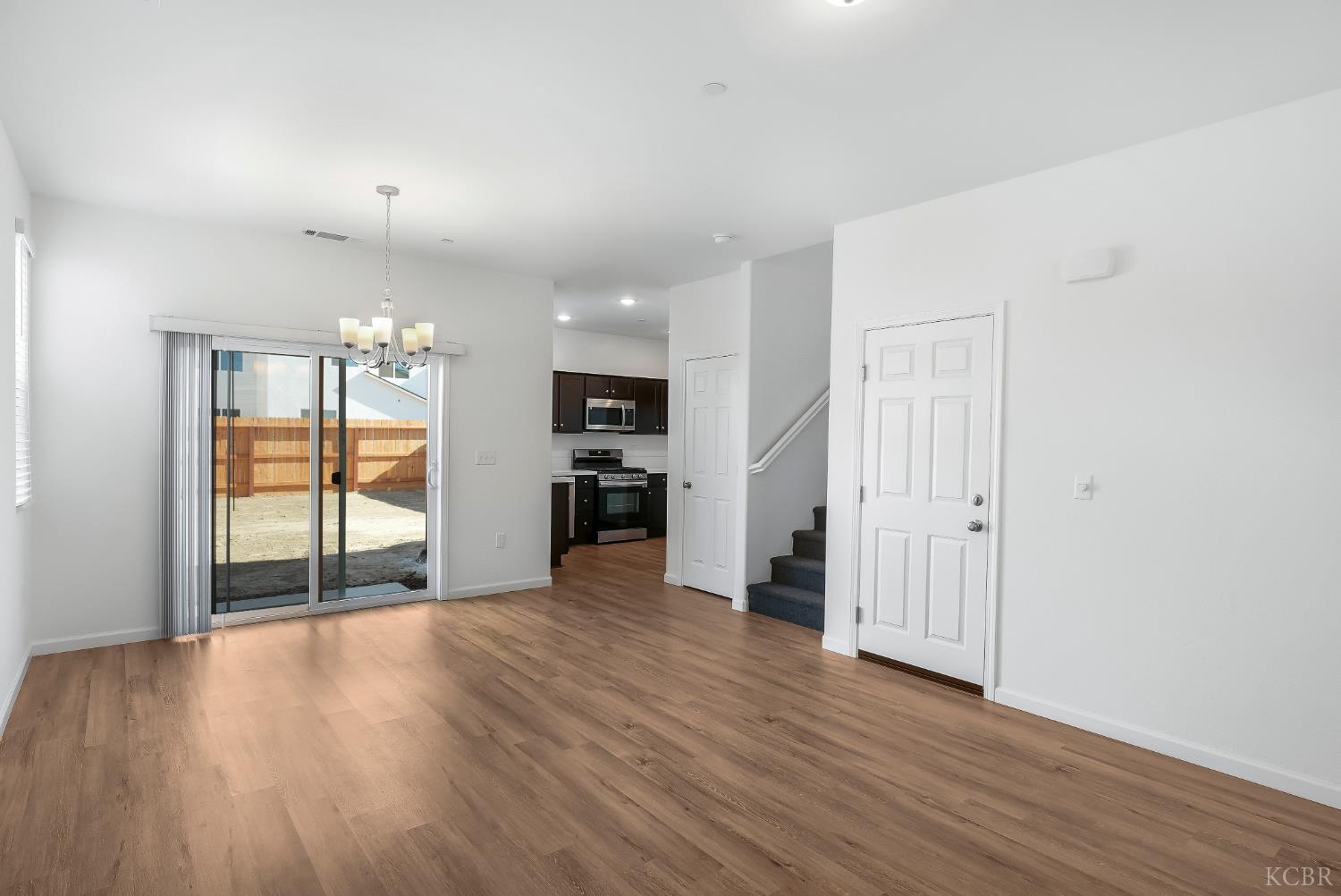 1012 Bueva Vista Ln, Hanford, CA 93230