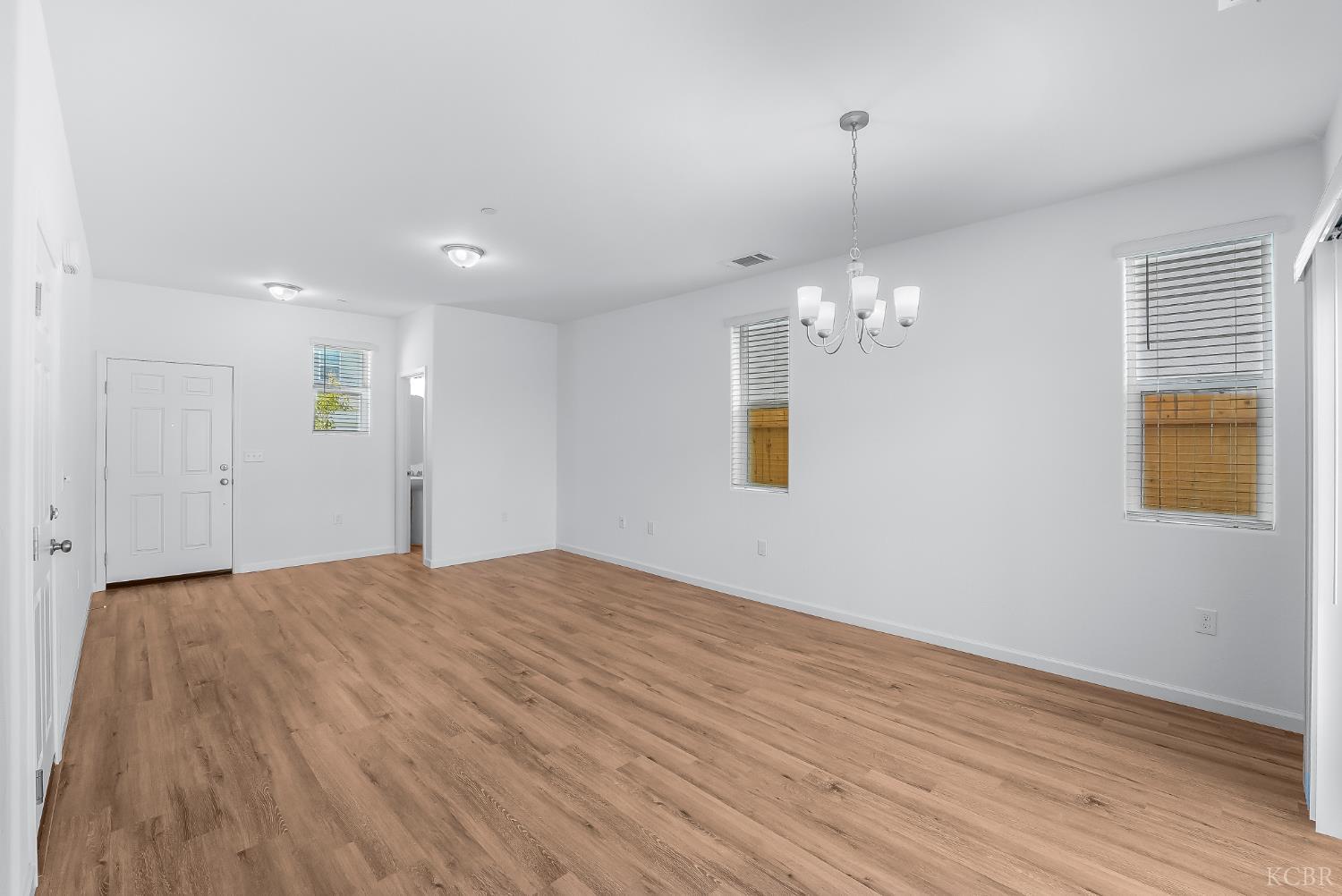 1012 Bueva Vista Ln, Hanford, CA 93230