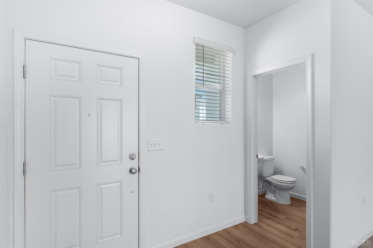 1012 Bueva Vista Ln, Hanford, CA 93230