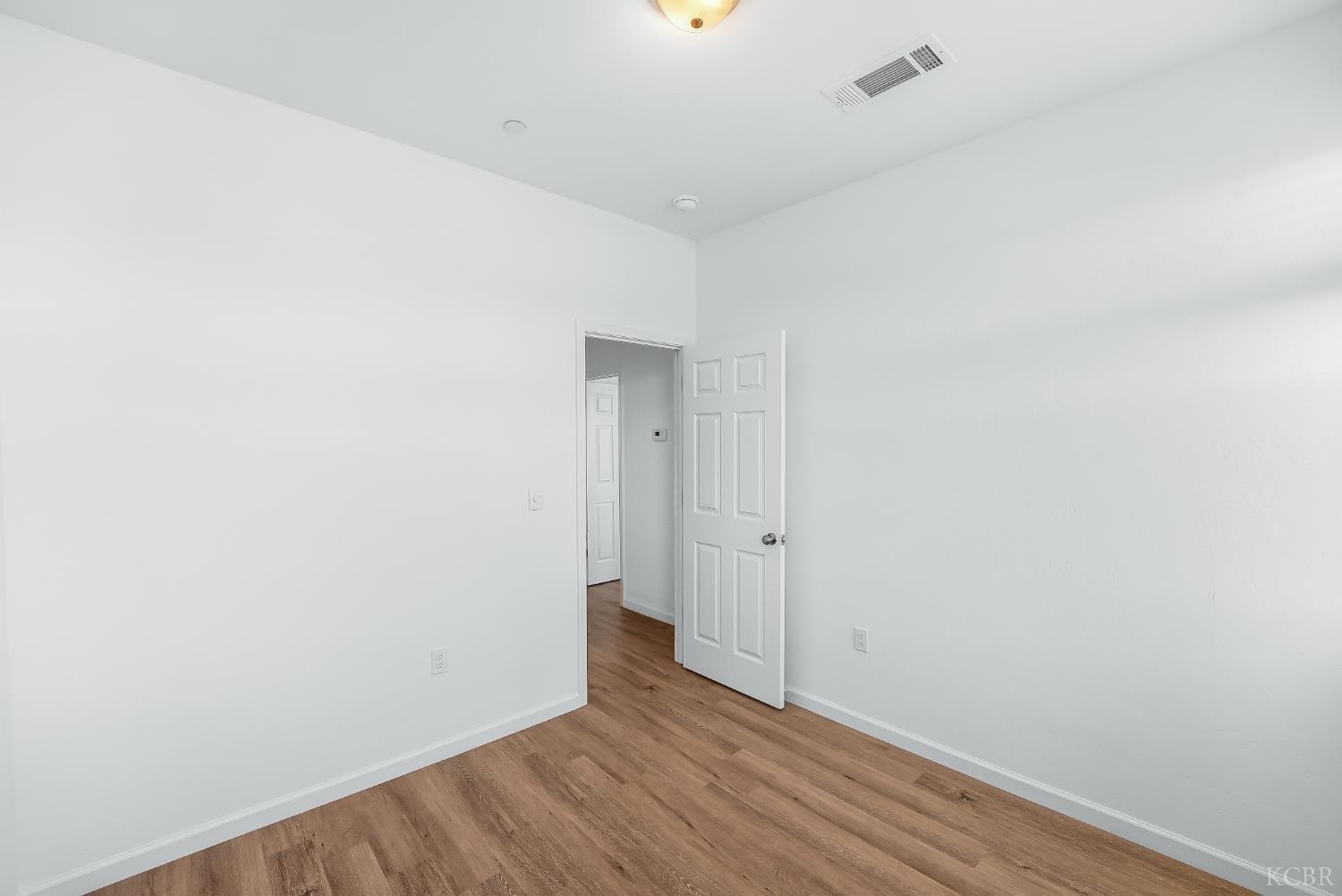 1012 Bueva Vista Ln, Hanford, CA 93230