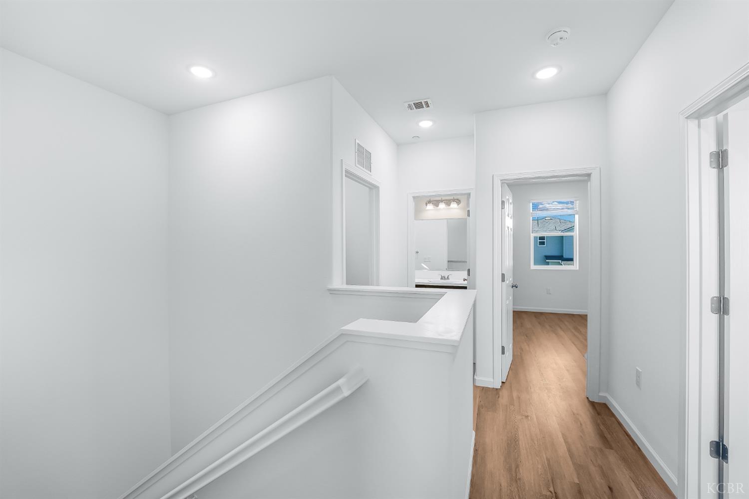 1012 Bueva Vista Ln, Hanford, CA 93230