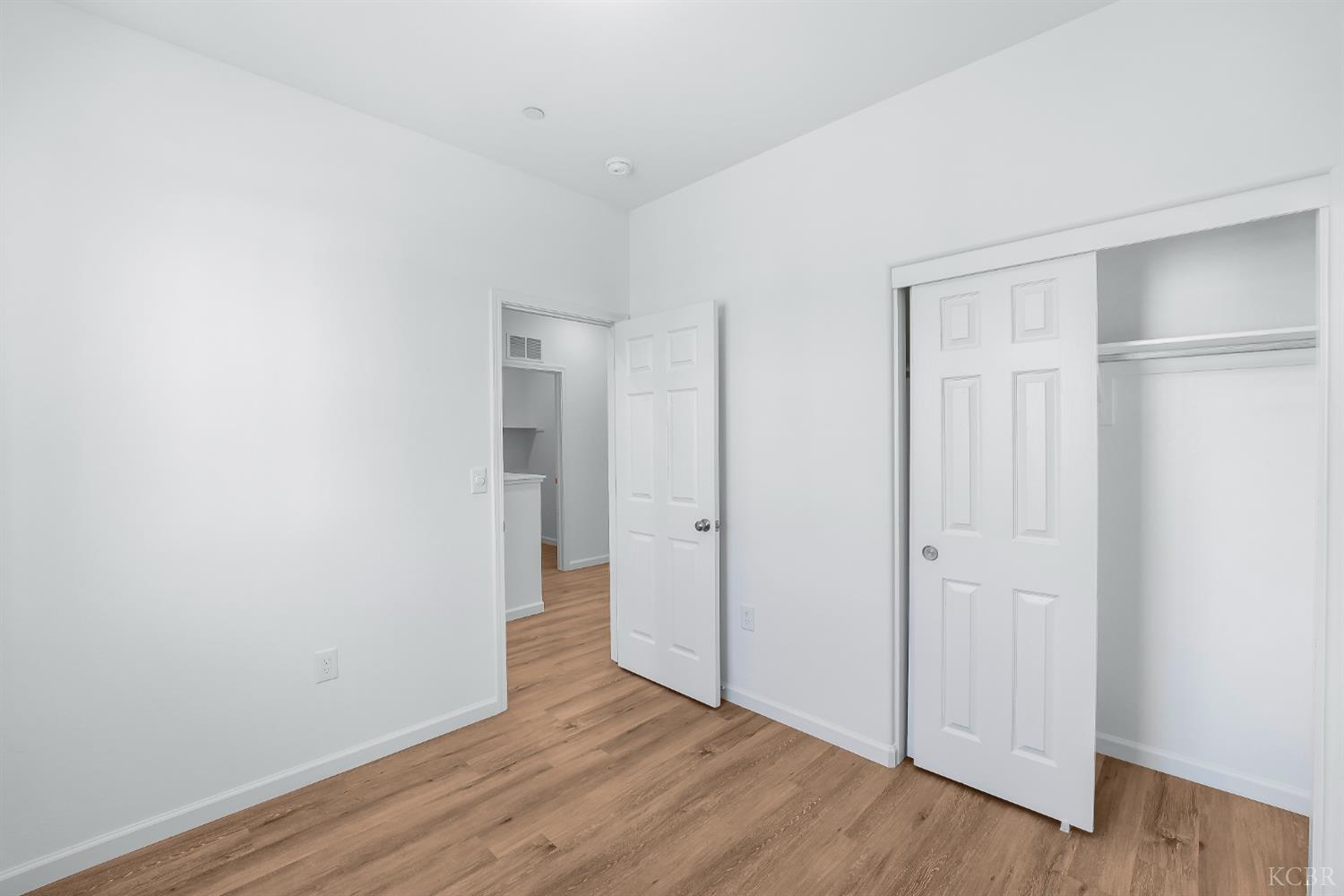 1012 Bueva Vista Ln, Hanford, CA 93230