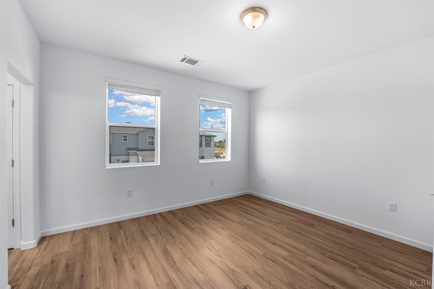 1012 Bueva Vista Ln, Hanford, CA 93230