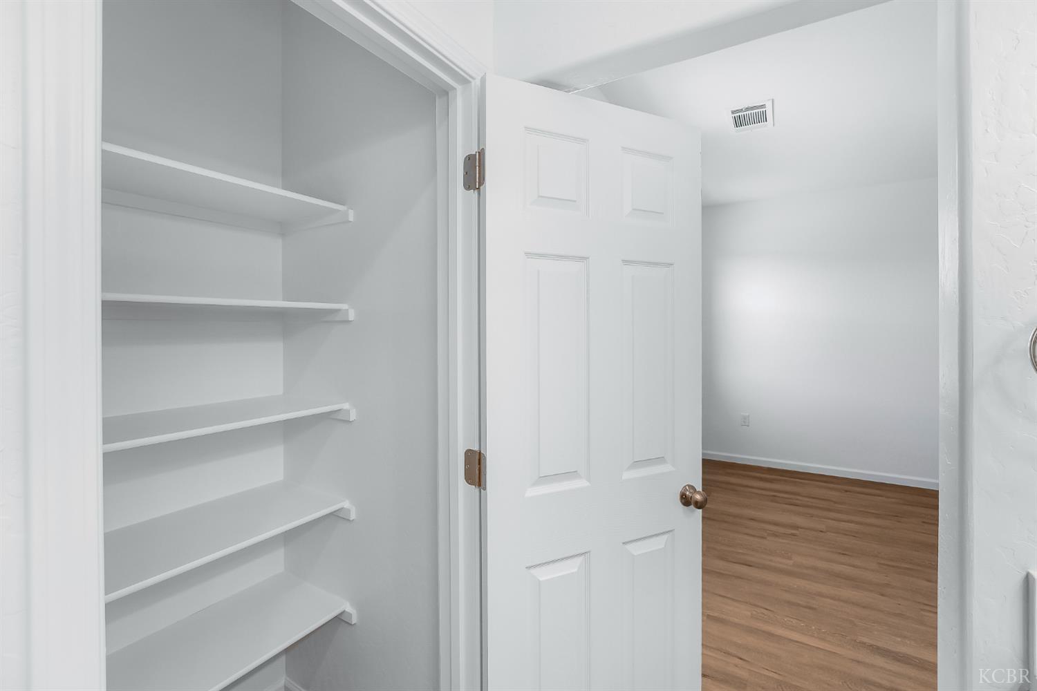 1012 Bueva Vista Ln, Hanford, CA 93230