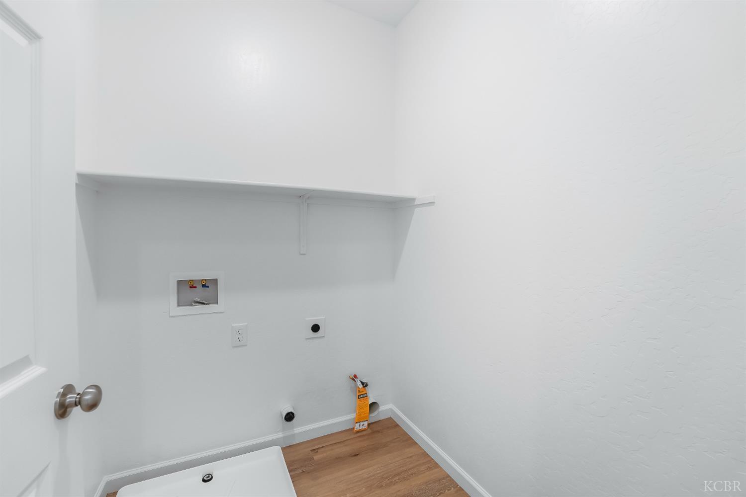 1012 Bueva Vista Ln, Hanford, CA 93230