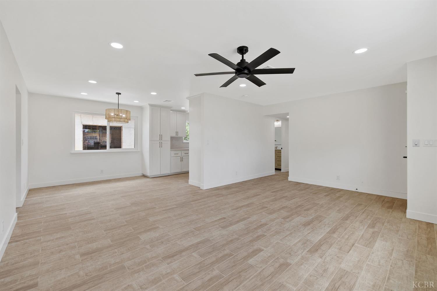 6125 E Mount Whitney, Laton, CA 93242