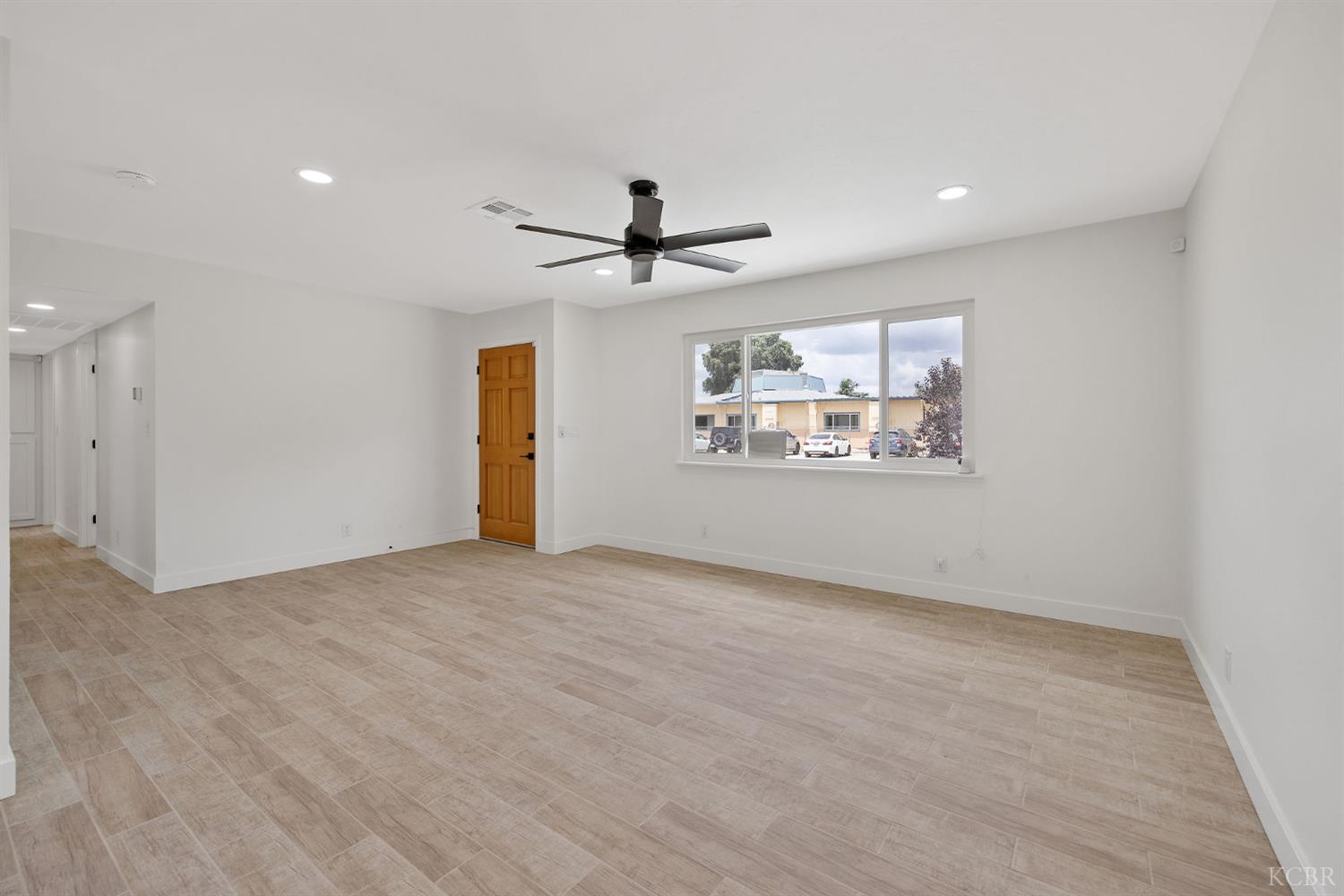 6125 E Mount Whitney, Laton, CA 93242