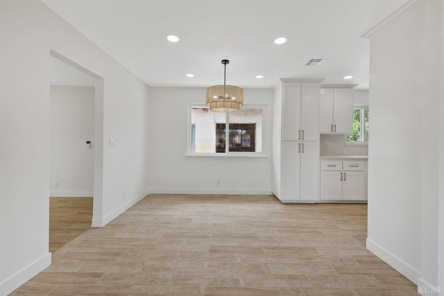 6125 E Mount Whitney, Laton, CA 93242